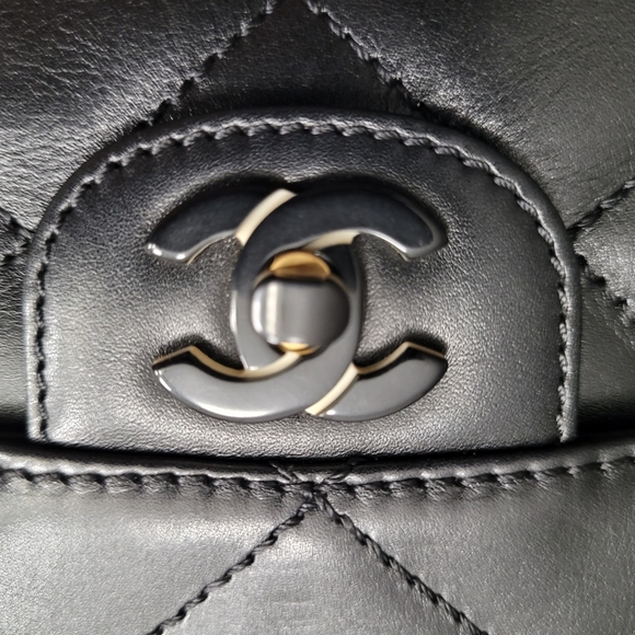 Chanel Medium Single Flap Limited Edition - Picture 13 of 15